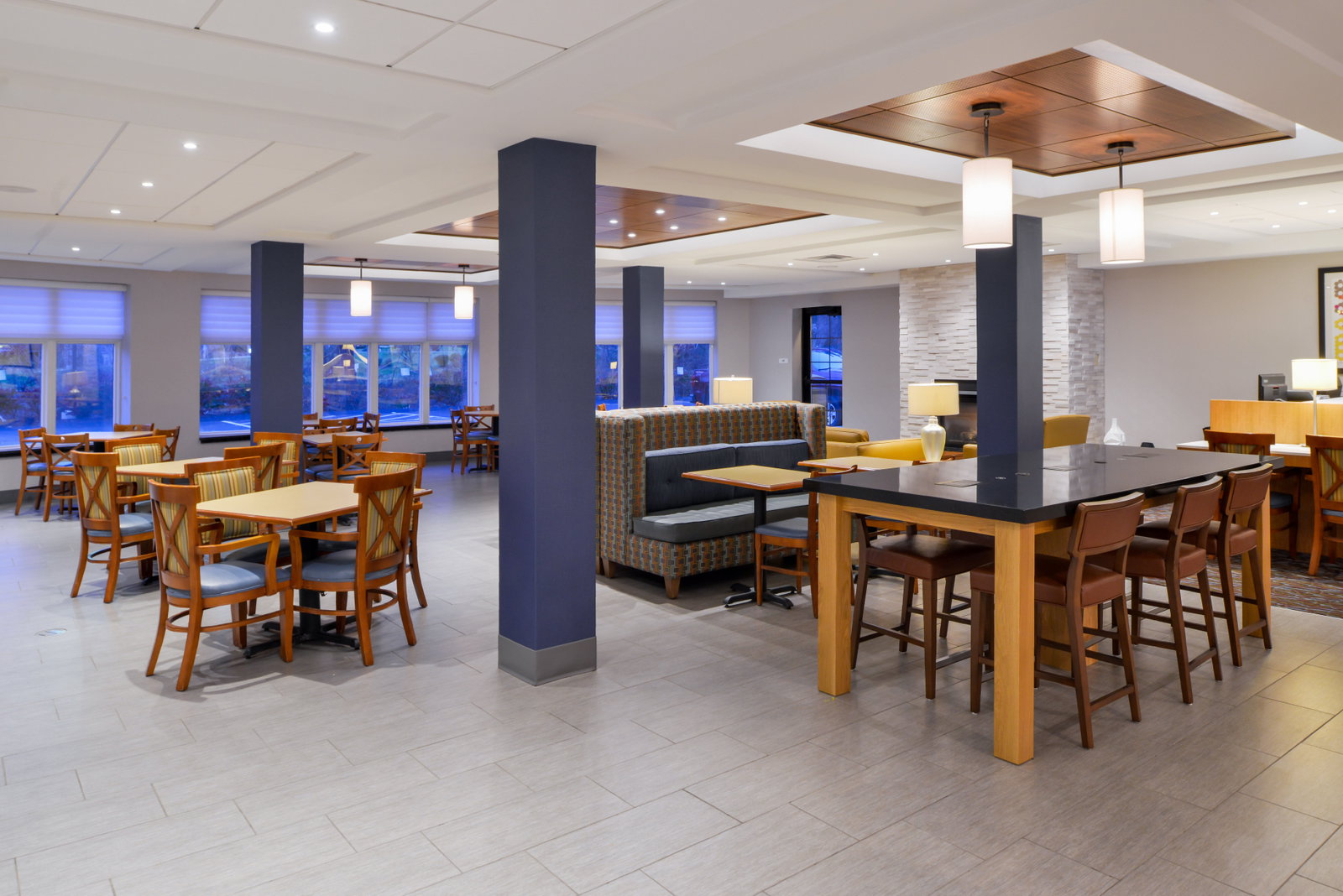 Holiday Inn Express Hotel & Suites - thumb 10