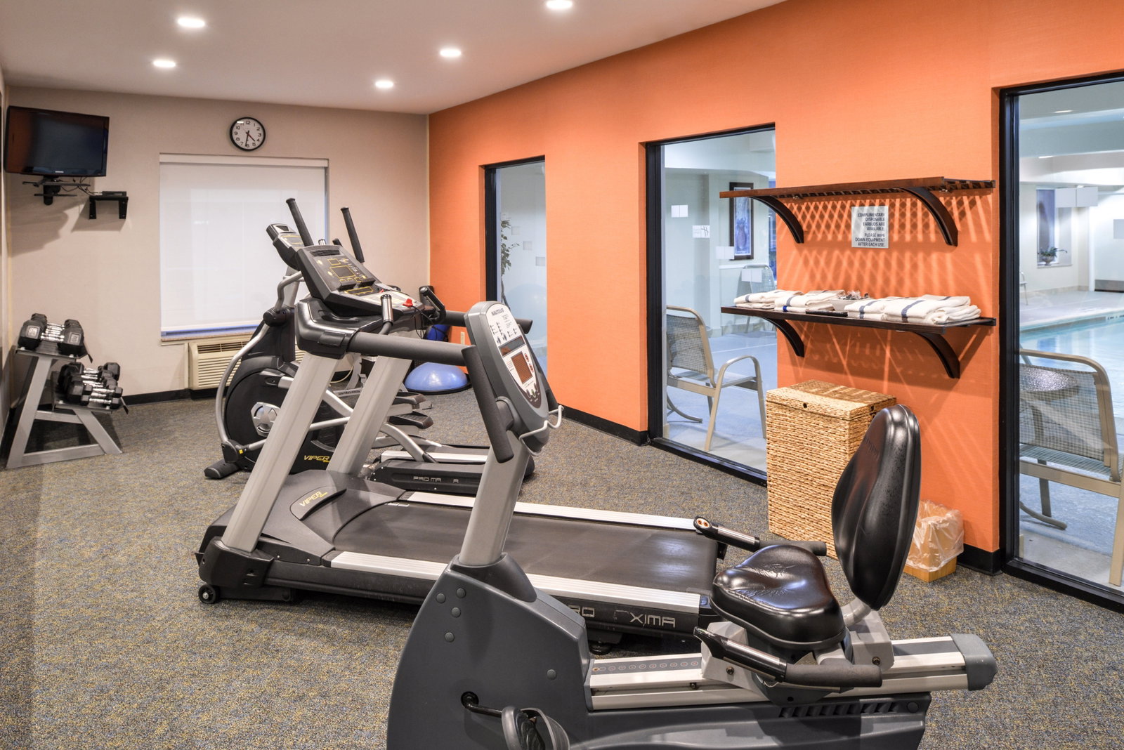 Holiday Inn Express Hotel & Suites - thumb 16