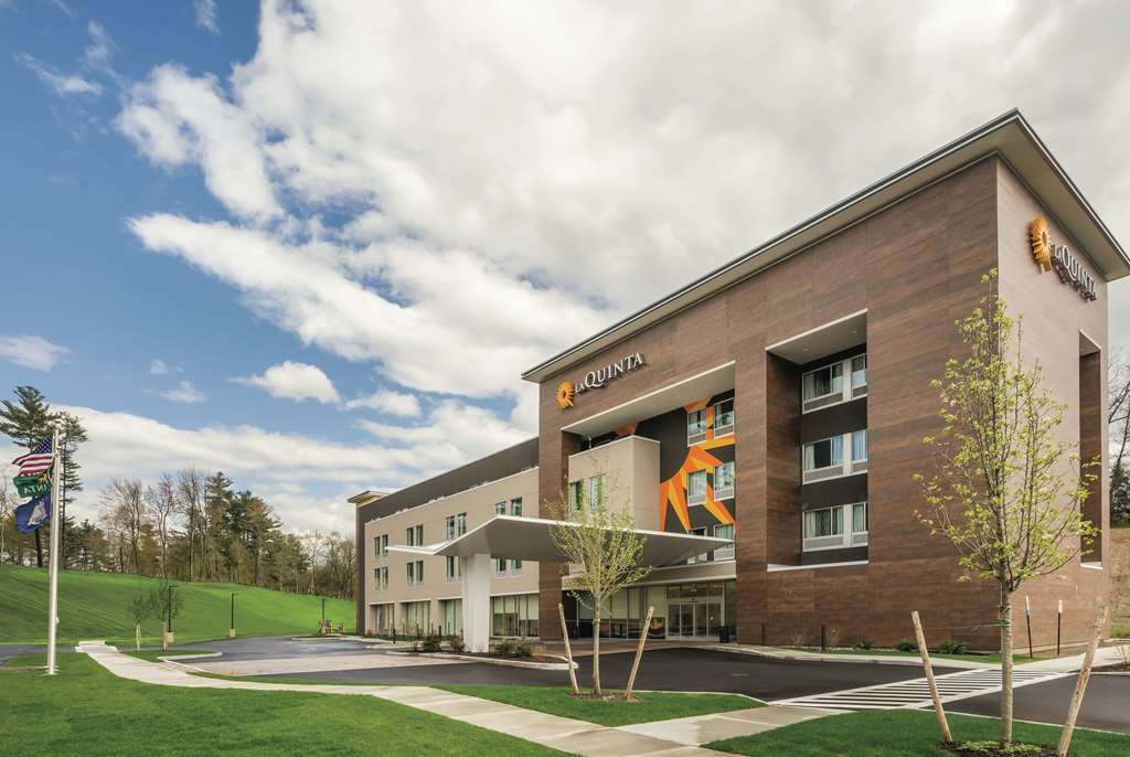 La Quinta Inn & Suites Clifton Park - thumb 0