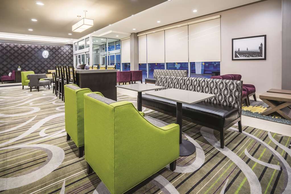 La Quinta Inn & Suites Clifton Park - thumb 2