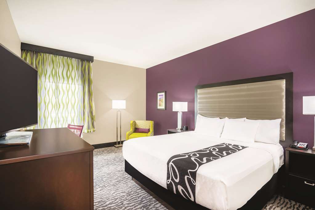 La Quinta Inn & Suites Clifton Park - thumb 9