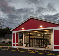 Ramada by Wyndham Windsor Locks - Accommodation Rooms