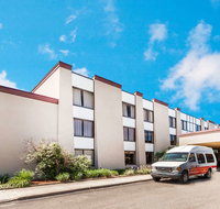 Ramada Lansing Hotel  Conference Ctr - Accommodation Rooms