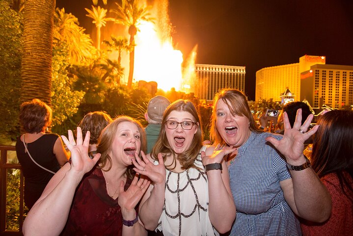 Las Vegas Strip By Limo With Personal Photographer - thumb 5