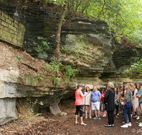 70-Minute Guided Downtown Eureka Springs Walking Tour - Accommodation Rooms