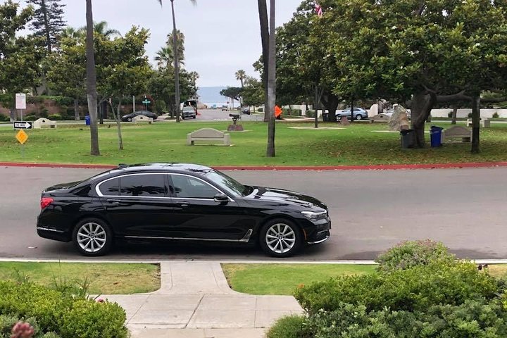 Departure Private Transfer San Diego To San Diego Airport SAN In Business Car - thumb 1