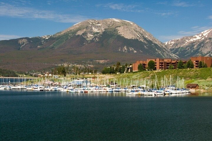 Dillon Marina  Shopping Tour