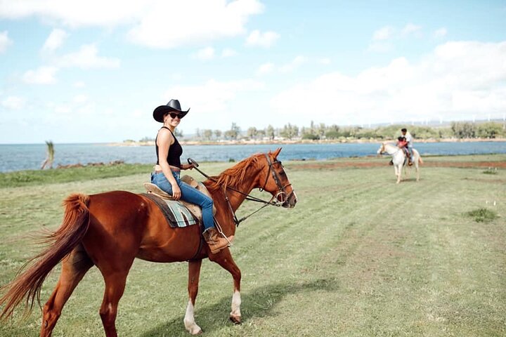1-Mile Beachfront Trail Rides At North Shore Stables - thumb 2