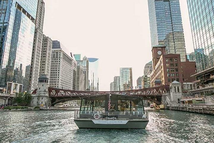 Premier Chicago River Fireworks Dinner Cruise - thumb 4