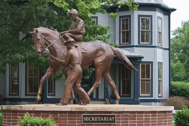 Epic Lexington Scavenger Hunt: Giddyup Lexingtonâ€™s Main Street! - thumb 1