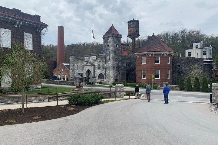 Private Kentucky Bourbon Trail Tour - Taylor/Pappy Tour - thumb 3