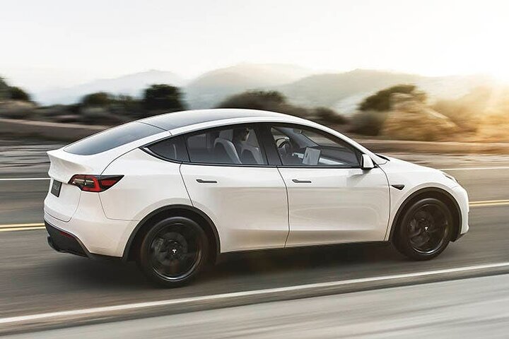 Departure Private Transfer: Las Vegas To Las Vegas Airport By Electric Tesla - thumb 0
