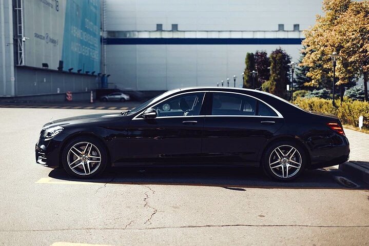Departure Private Transfer: Las Vegas To Las Vegas Airport LAS In Business Car - thumb 2