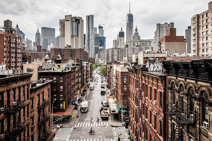 Departure Private Transfer: Manhattan To LaGuardia Airport LGA By Luxury Car - thumb 0