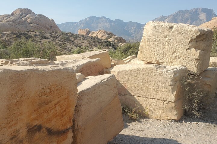 Red Rock Canyon Tour W/Private Option (2-6 People) - thumb 1