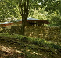 Fallingwater and Kentuck Knob - Two Visions of Frank Lloyd Wright - Accommodation Rooms
