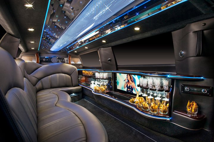Departure Private Transfer Philadelphia To Philadelphia Airport PHL By Limousine - thumb 0