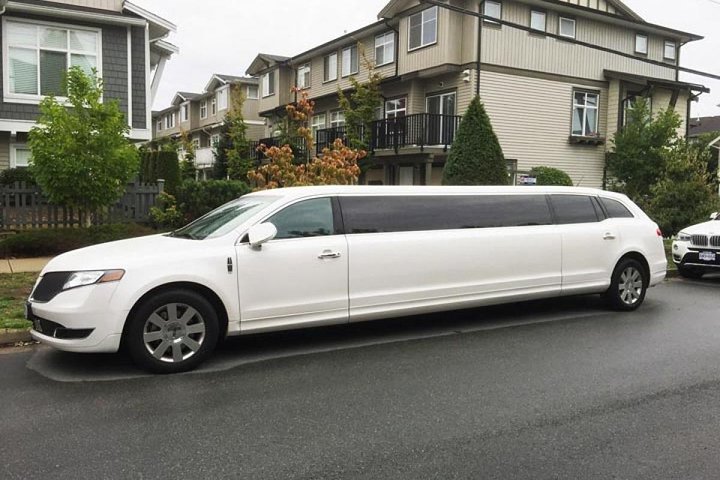 Departure Private Transfer Philadelphia To Philadelphia Airport PHL By Limousine - thumb 1