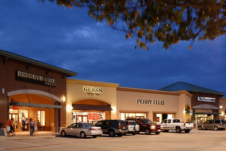 Best Of Dallas Outlet Shopping Malls Limousine Private Tour - thumb 3